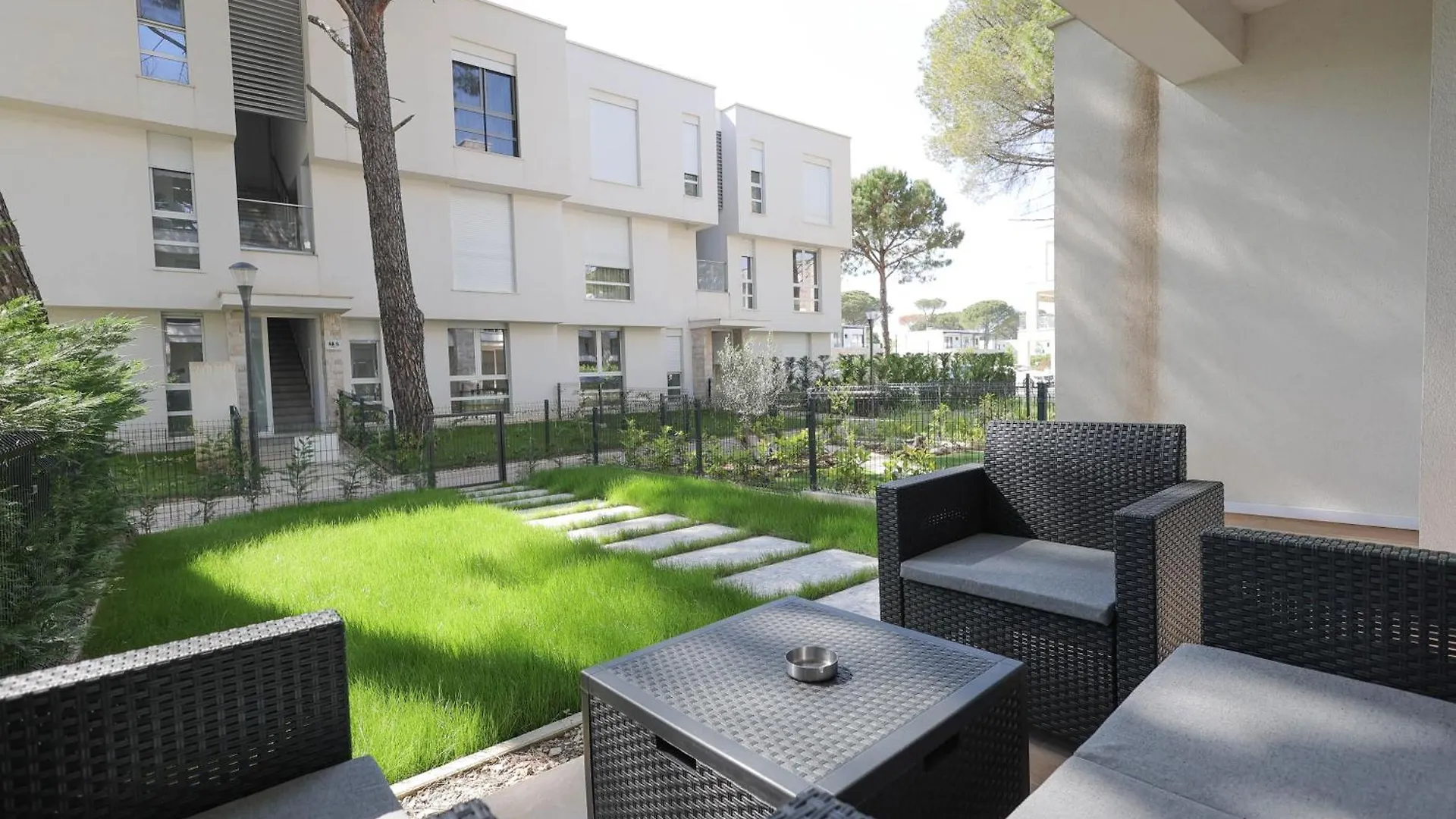 Sanpietro Vacation Rentals Plazhi San Pietro 5*,  Arnavutluk