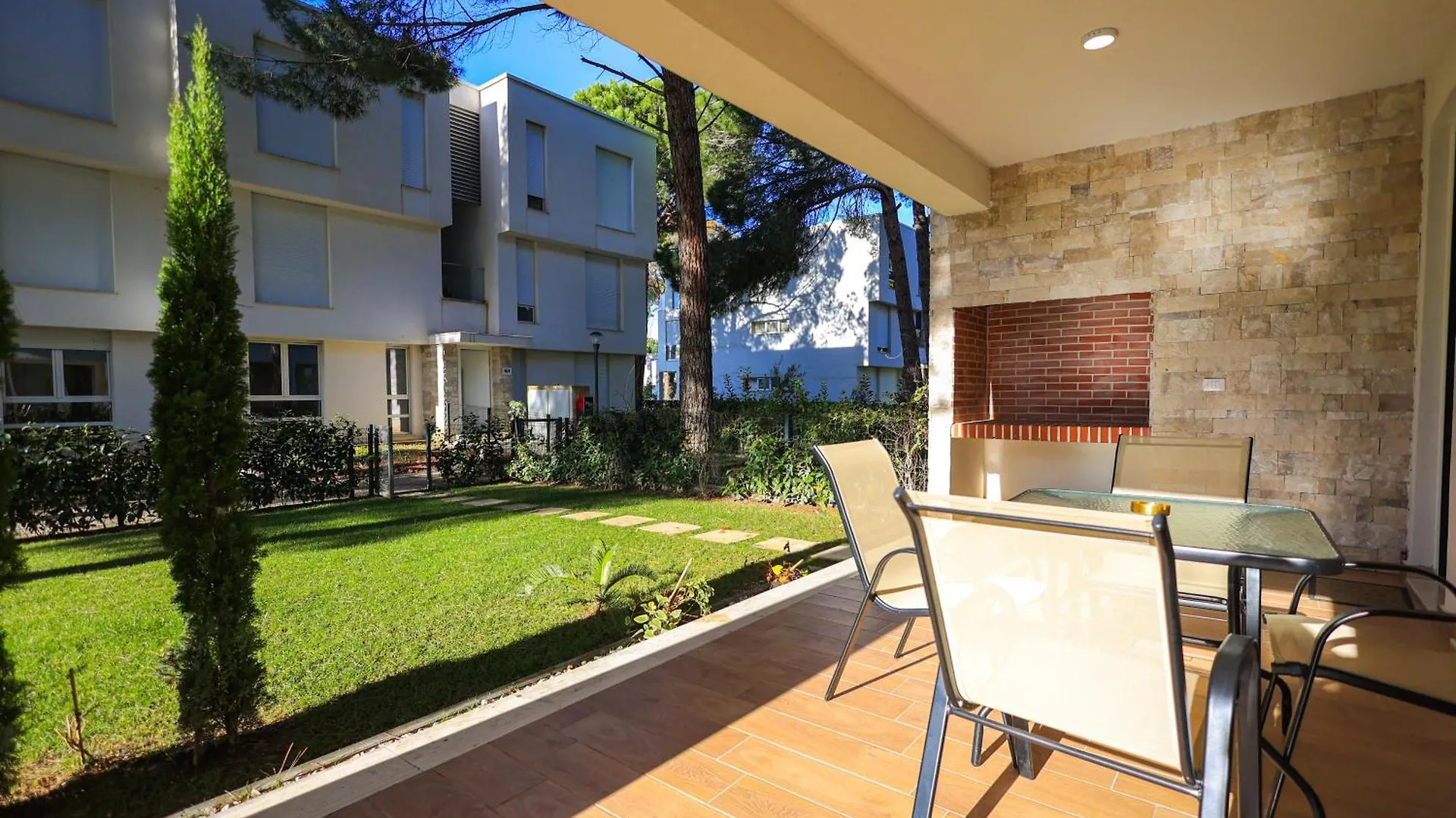 Sanpietro Vacation Rentals Plazhi San Pietro 5*,